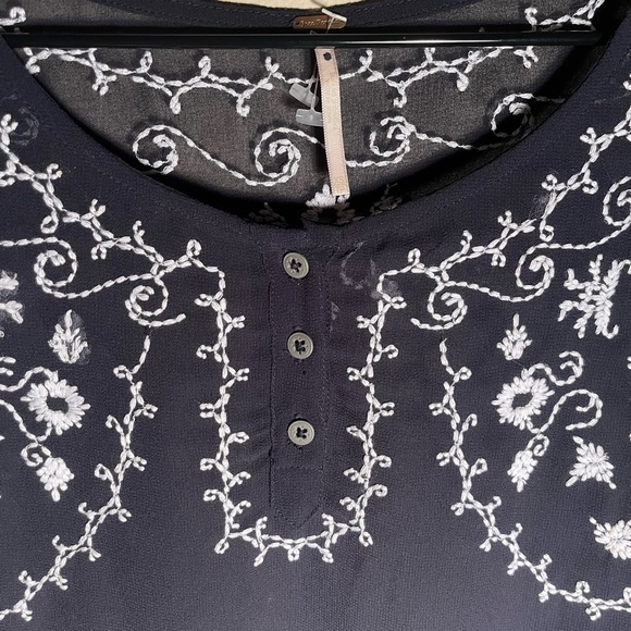 NWT Gorgeous Free People Sheer Black Babydoll Shirt with White Embroidery XS - Picture 5 of 7